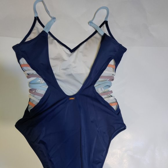 PINK Victoria's Secret - One Piece Bathing-Suit - Picture 4 of 11